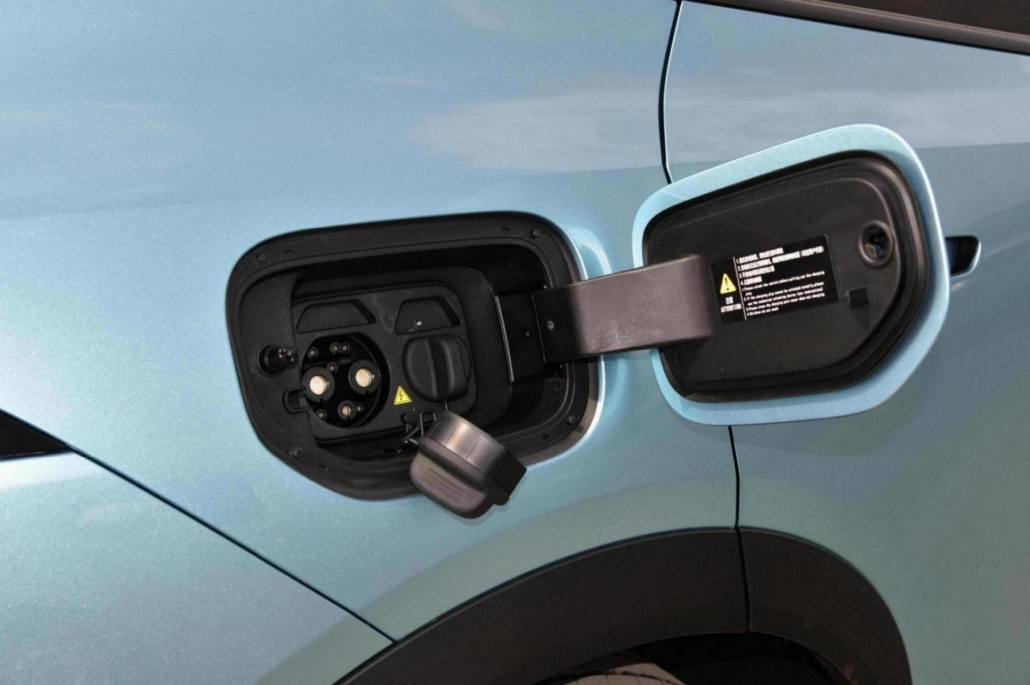 長安深藍S07:續航超1200公里,智能配置拉滿,值得購買嗎?