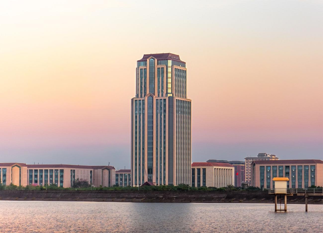 招生遇冷 民辦本科出路何在